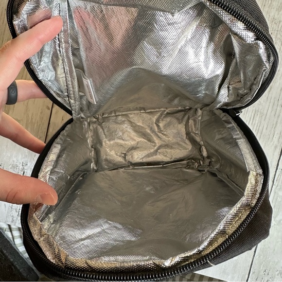 PREOWNED ADIDAS BLACK WHITE LUNCH BOX ZIP TOP - Picture 2 of 6